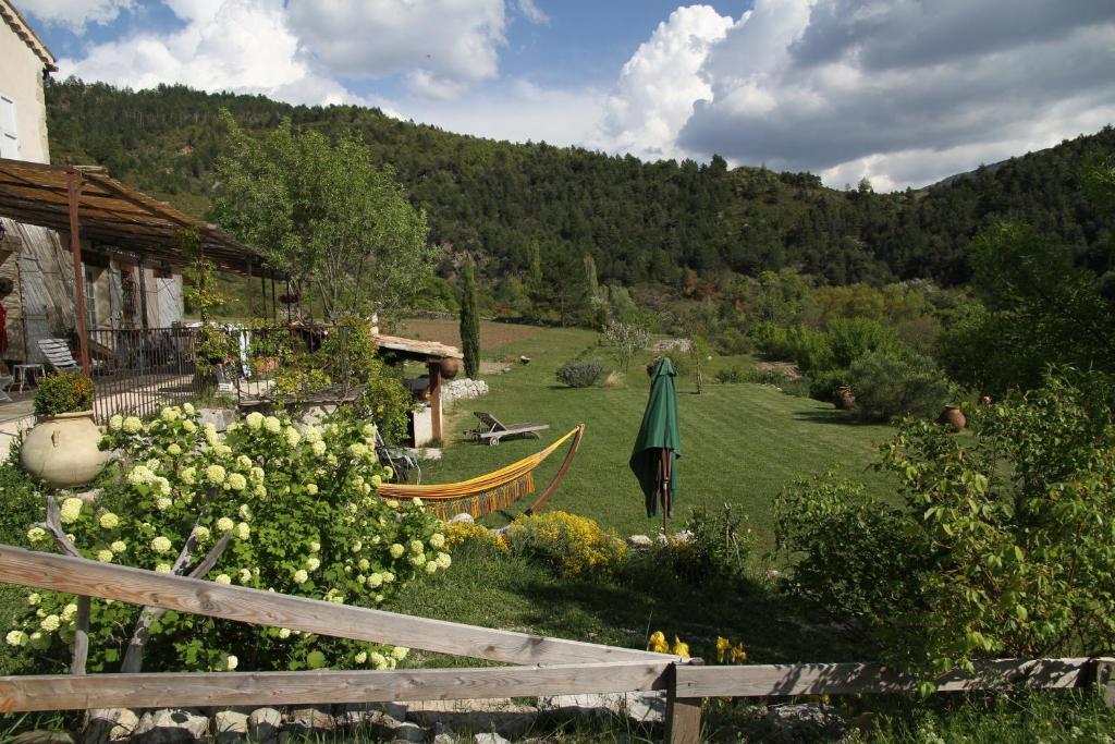 Les Hauts De L'Escoulaou Hotel Castellane Phòng bức ảnh